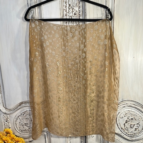 Dolce & Gabbana Elegant Metallic Gold Dot Embroidered Scarf Square Made in Italy - Picture 1 of 4